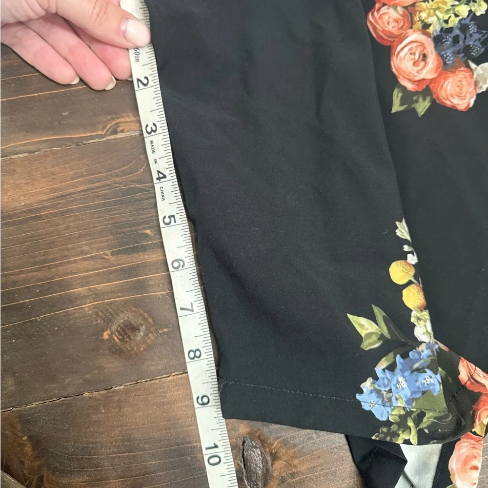 Albion Women’s Floral Shorts Size XL - Picture 4 of 5